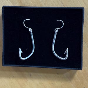 Pendientes de anzuelo de plata con pátina, joyería de pesca 80SM5 LW