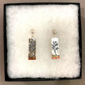 Art**Nouveau Silber Patina Volkskunst Baum des Lebens 3-Ton Längliches Gehämmert Rechteck Kupfer Ohrclip Huggies Ohrringe Ohrhänger 88YK2 BT