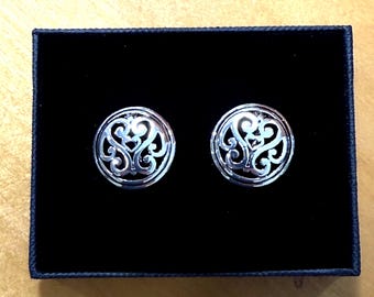 Brighton 3D Cut-out Muster Knopf Ohrclips, Geschenk für Sie, handgemachte Ohrhänger, Sterling Silber plattiert 83iL0 BT