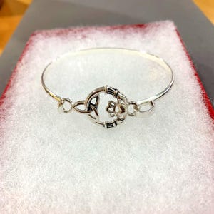 Gift*Trinity Knot Claddagh Casting Brass Bangle Bracelet Traditional Irish Celtic Irish Minimalist Jewelry Sterling Silver Plated 71ii1 LW