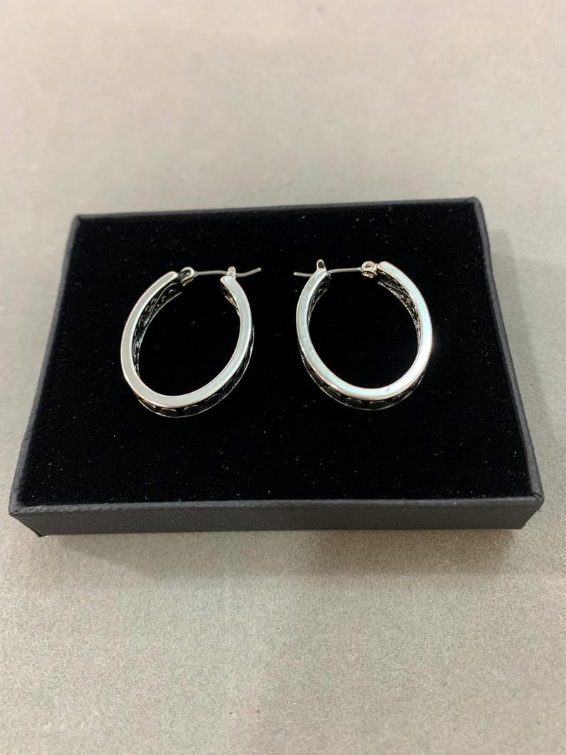 Regalo*Pendientes de aro ovalados de metal con filigrana interior y bola exterior para mujer, chapados en plata de ley, estilo Brighton 31CL6 LW imagen 9