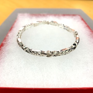 Pulsera estilo Brighton**, apilable, elástica, hecha a mano, con filigrana de metal simple bañada en plata de ley, 74YN5 GD imagen 4