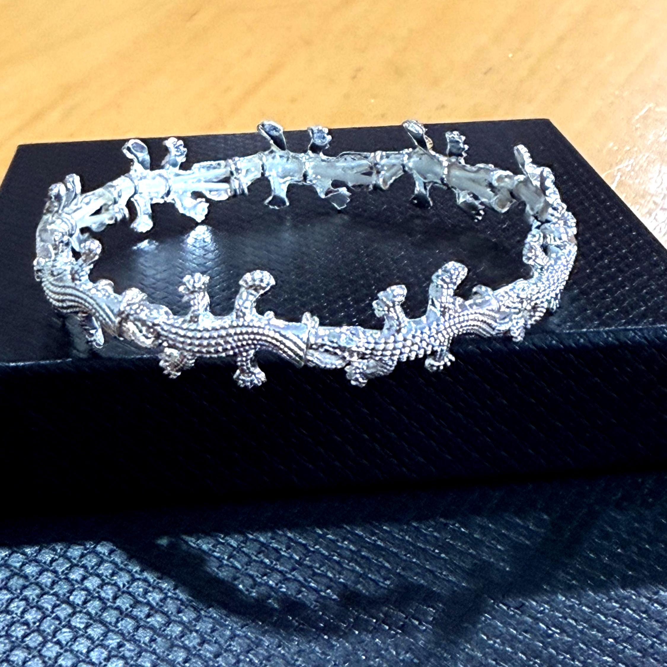 00s ifsixwasnine crocodile bracelet v系 鱗 Animal***sleek Crocodile Alligator Reptile Lover Realistic Novelty