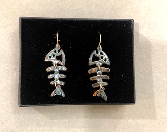 Patina*Rocking Fish Bone Earring, Fish Bone Jewelry, Fish Earrings, Fish Skeleton Jewelry, Movable Fish Dangles Earrings 89YN5 LW