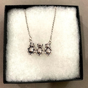 3D*Three Wise Monkeys Jewelry Necklace Animal Jewelry See no Evil Hear no Evil Speak no Evil For Women 40o8 LW