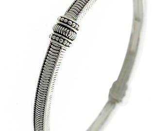 Brighton Style Inspire Designer Look Unik Textur Metall Stapelbart Armband Tunt Stretcharmband Handgjort Sterling Silverpläterat 75iL7
