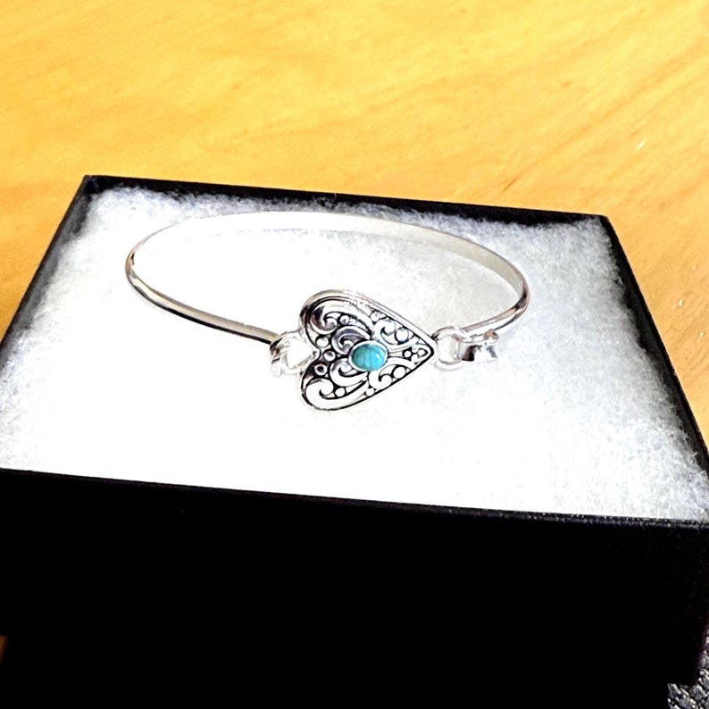 Bracelet jonc coeur de style Brighton * Bracelet coeur turquoise en filigrane cadeau Bracelet jonc moulé fait main en argent sterling plaqué 71YK1 LW Antique Silver
