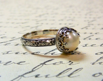 Roxy Ring - Beautiful Gothic Vintage Sterling Silver Floral Band Ring with Creamy White Freshwater Pearl and Heart Bezel