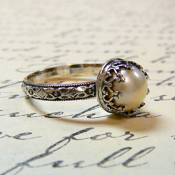 Roxy Ring - Beautiful Gothic Vintage Sterling Silver Floral Band Ring with Creamy White Freshwater Pearl and Heart Bezel