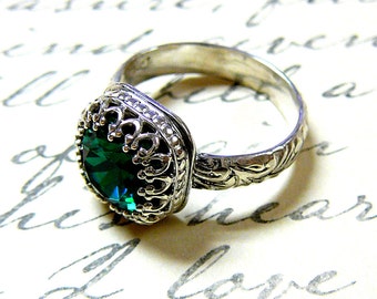 Ana Ring - Vintage Sterling Silver Floral Band Emerald Green Crystal Ring with Tiara Crown like bezel