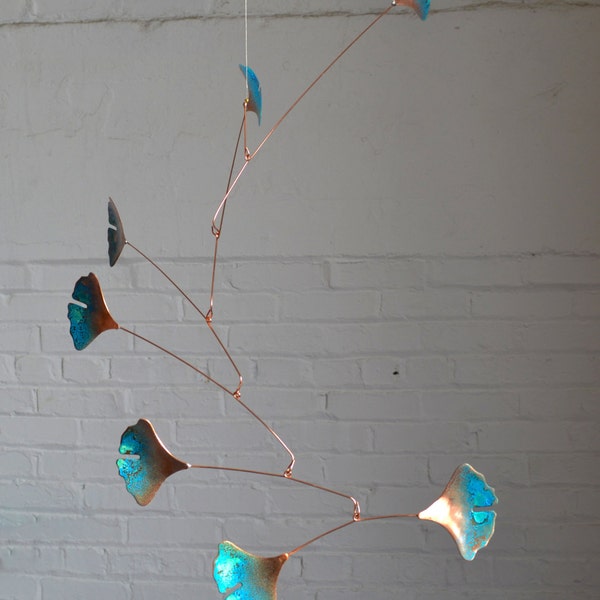 Koperen Gingko Mobile-handgemaakte mobiele kunst-W ginkgo verlaat-groene Patina