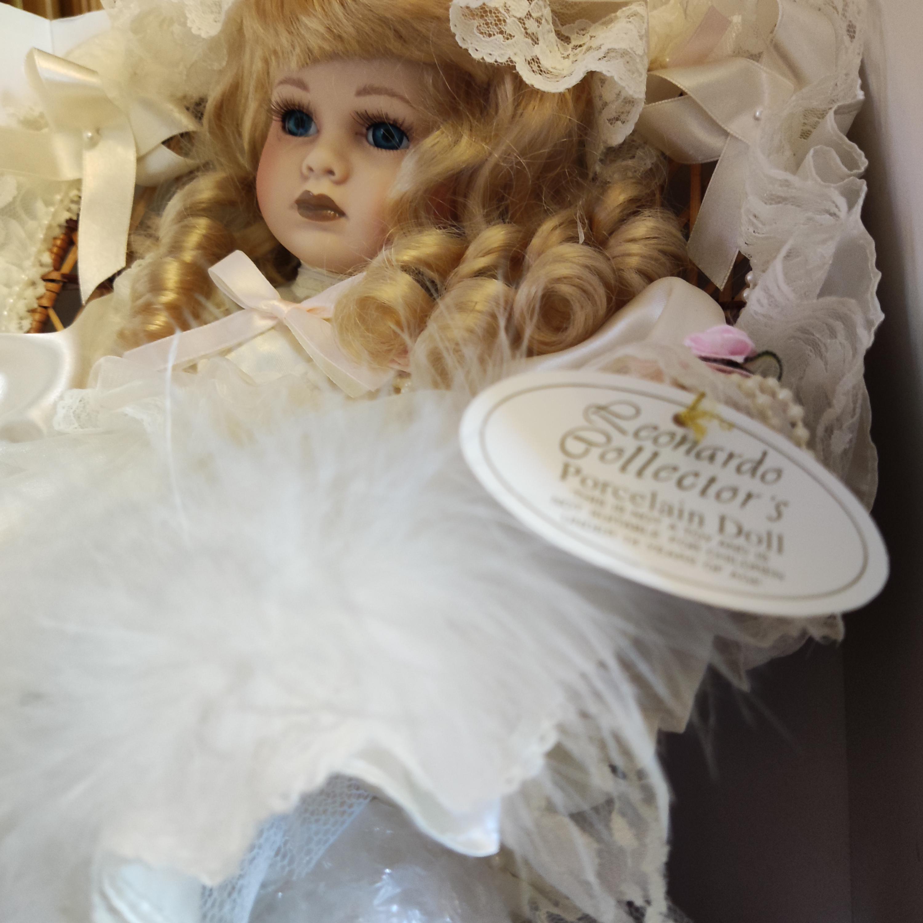 Leonardo Collection イギリスアンティーク　人形 Leonardo Collection Penny - Porcelain Doll on Wicker Chair