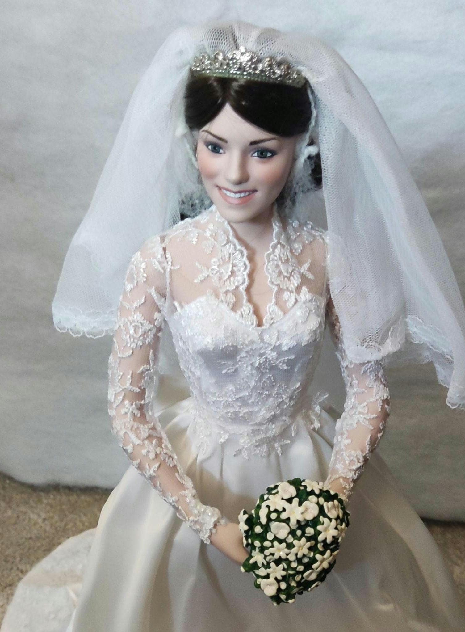 Meghan Markle Vestido De La Boda De Cenicienta Pegatina For Sale