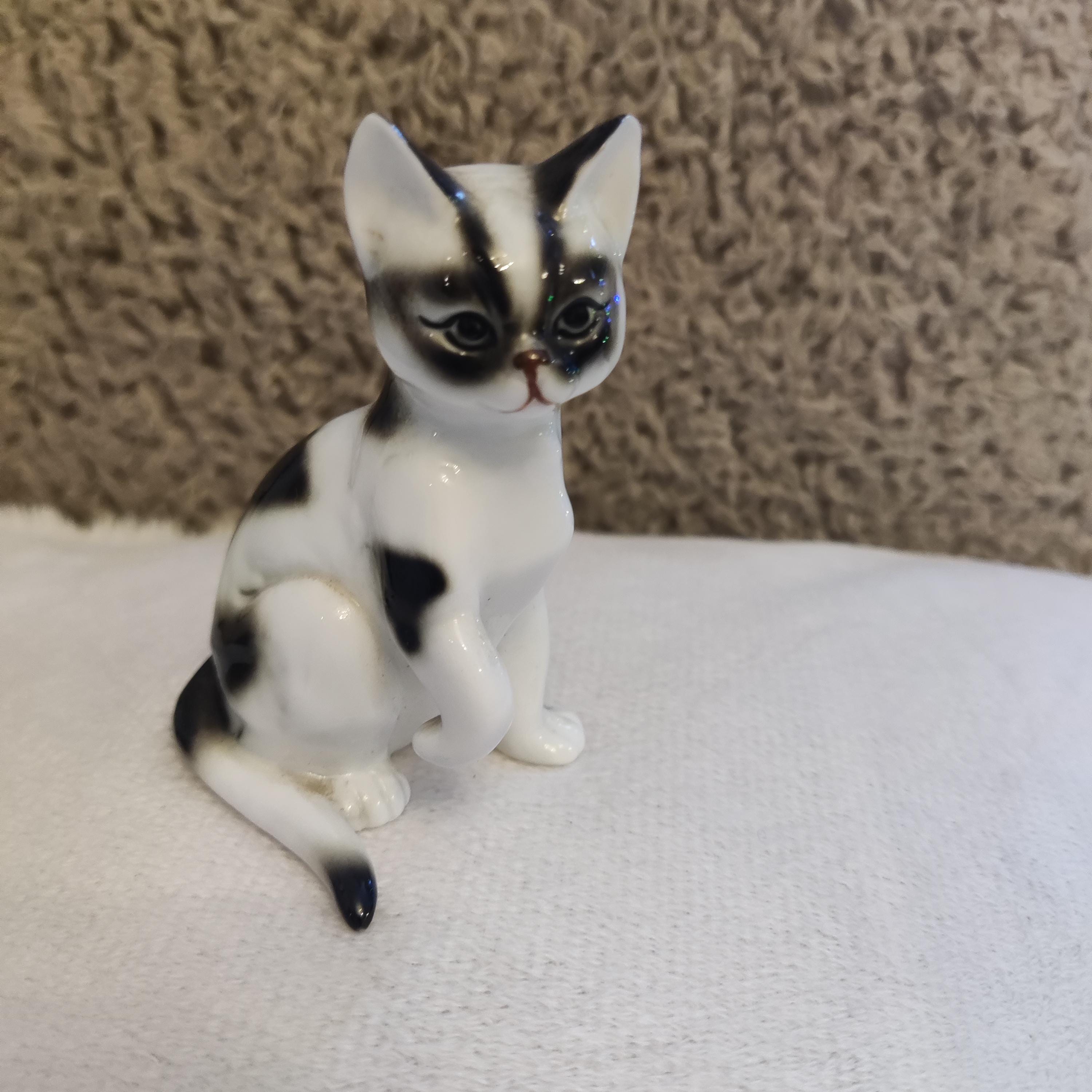 Vintage Danbury Mint Cats of Character - Ouch - Home Decor