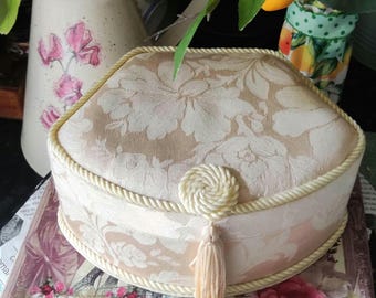 jewellery box - vanity unit - vintage jewellery box - gift for her - birthday gift - bedroom decor - jewellery storage - Christmas - damask