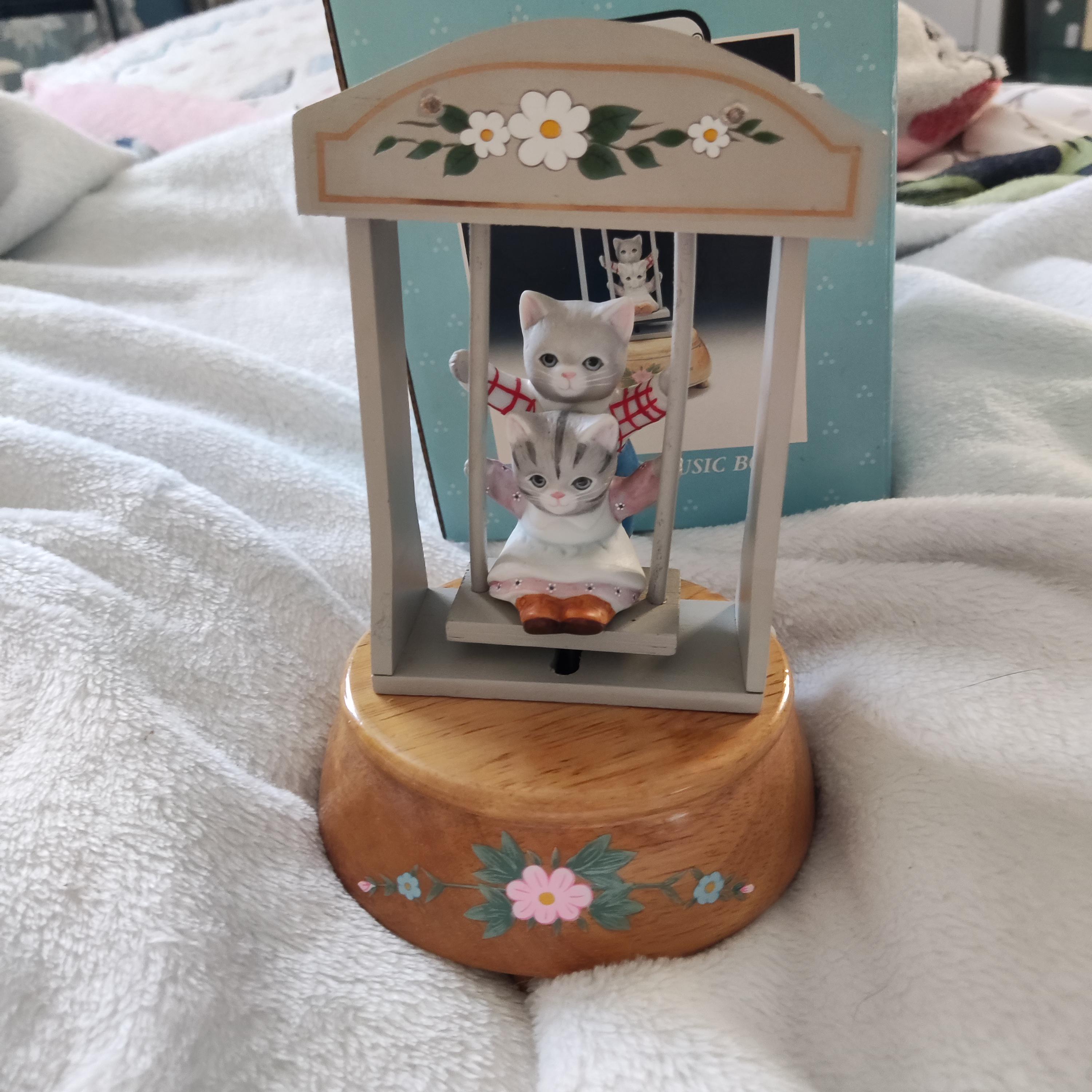 ビンテージ Kitty Cucumber キャット メリーゴーランド オルゴール Vintage Kitty Cucumber Music Box - Paul Schmid Musical Cat