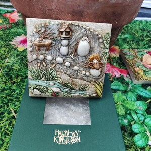 Harmony Kingdom - Zen-tuin - Byron&#39;s Secret Garden - pittoresk - Harmony Kingdom plaquette interieur - tuindecoratie - keuken plaquette