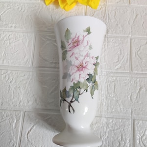 Jarrón de cerámica con forma de corneta, adorno decorativo para el hogar, florero vintage, decoración de tocador, urna con flores frescas, decoración de sala de estar, regalo