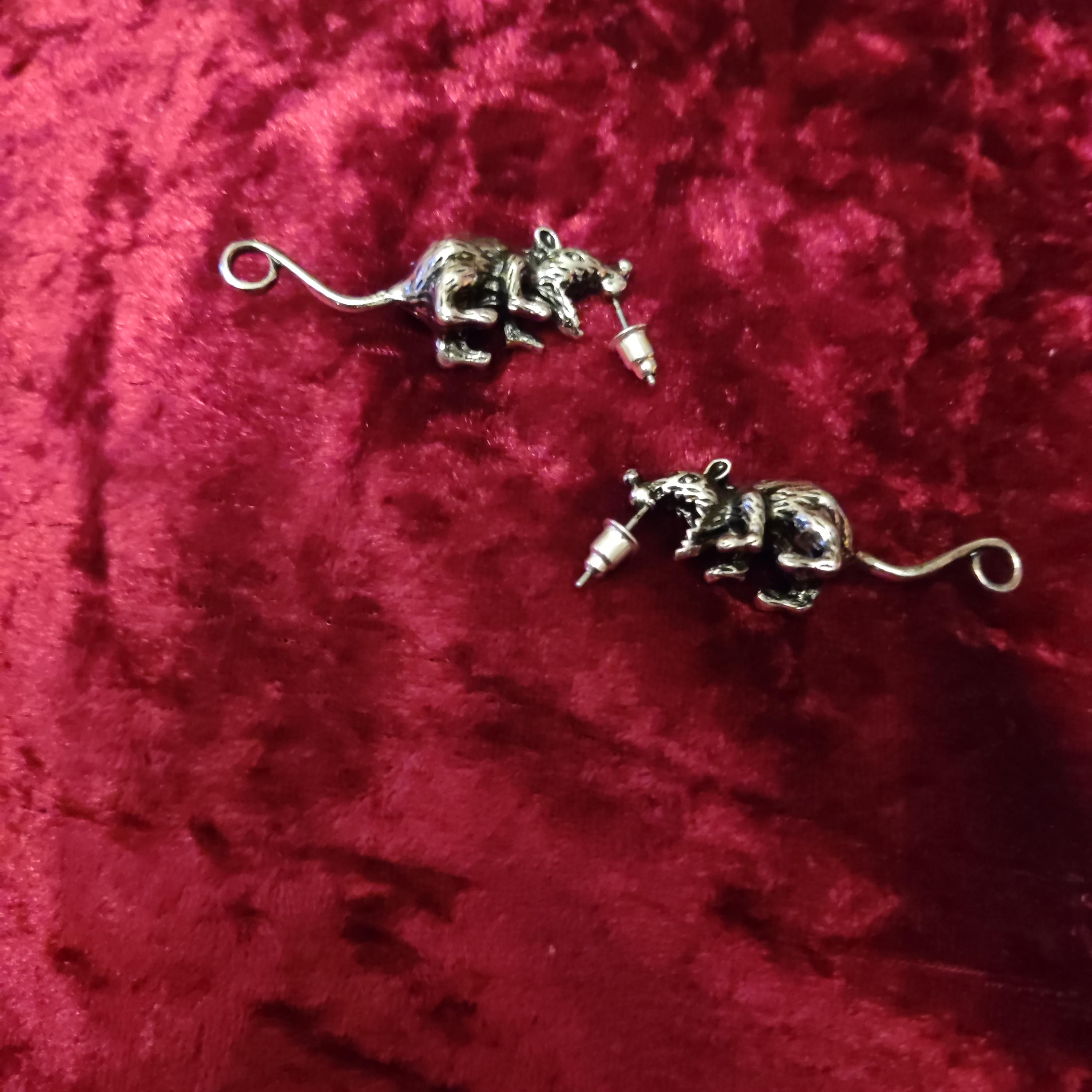 Vintage Inspired Rat Earrings - Rodent Drop Earrings - Halloween