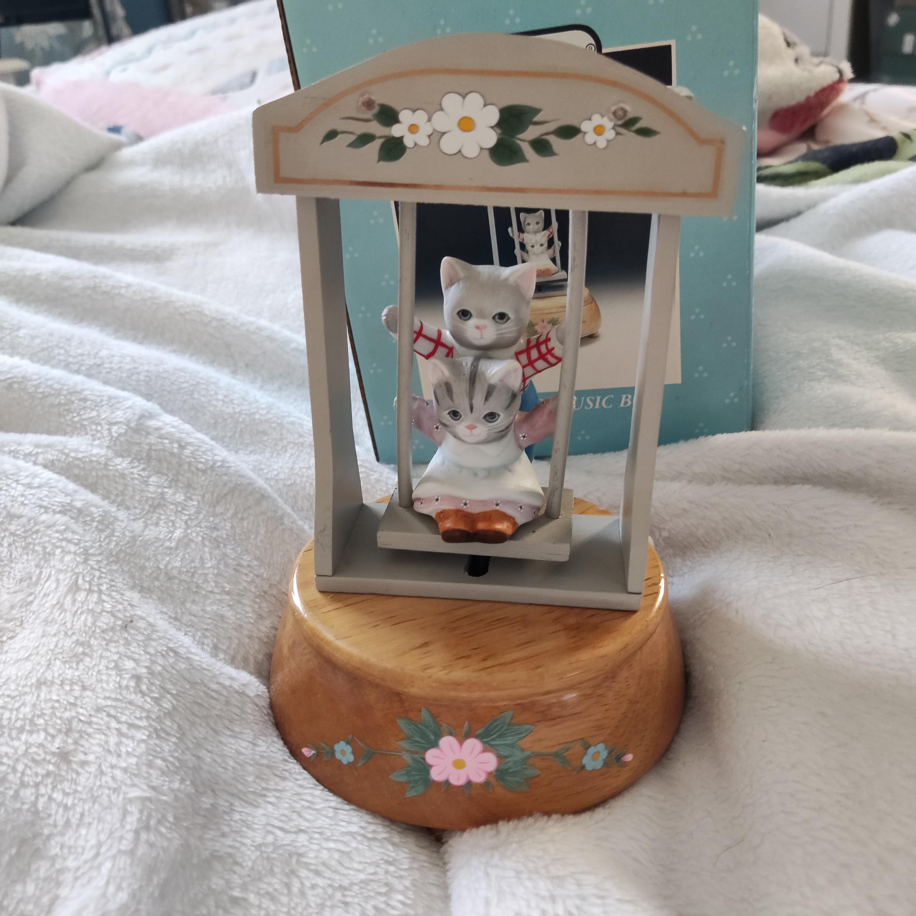 Vintage Kitty Cucumber Music Box - Paul Schmid Musical Cat