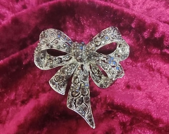 Bow  brooch - rhinestone brooch - coat pin  - scarf accessories - bridal wear - female jewellery - Christmas gift - stylish - vintage style