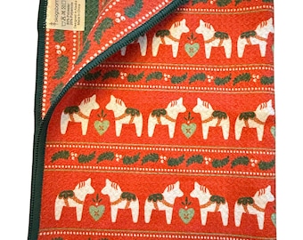 Microfiber Waffle Kitchen Towel- Holiday Dala Horse