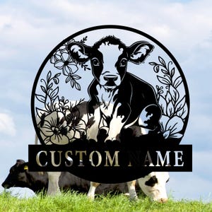 Benutzerdefinierte Kuh mit Blumen Metallschild, personalisierte Kuh Wandkunst, Landleben Geschenk, rustikale Bauernhaus Ziege Zeichen, Housewarming Geschenk, 8-24 Zoll