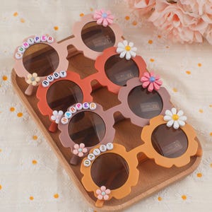 Floral Daisy Girls Personalized Name Sunglasses|UV400 Protection|Kids Personalized Sunglasses|Kid Party Favors custom