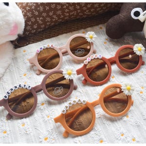 Floral Daisy Girls Personalized Name Sunglasses|UV400 Protection|Toddler Gift|kids Gift lKids Personalized Sunglasses