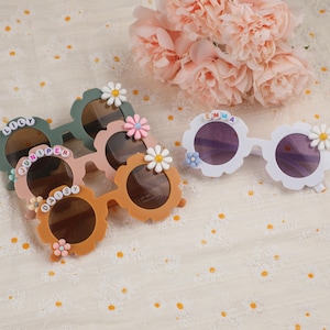 Floral Daisy Girls Personalized Name Sunglasses|UV400 Protection|Kids Personalized Sunglasses|Kid Party Favors custom