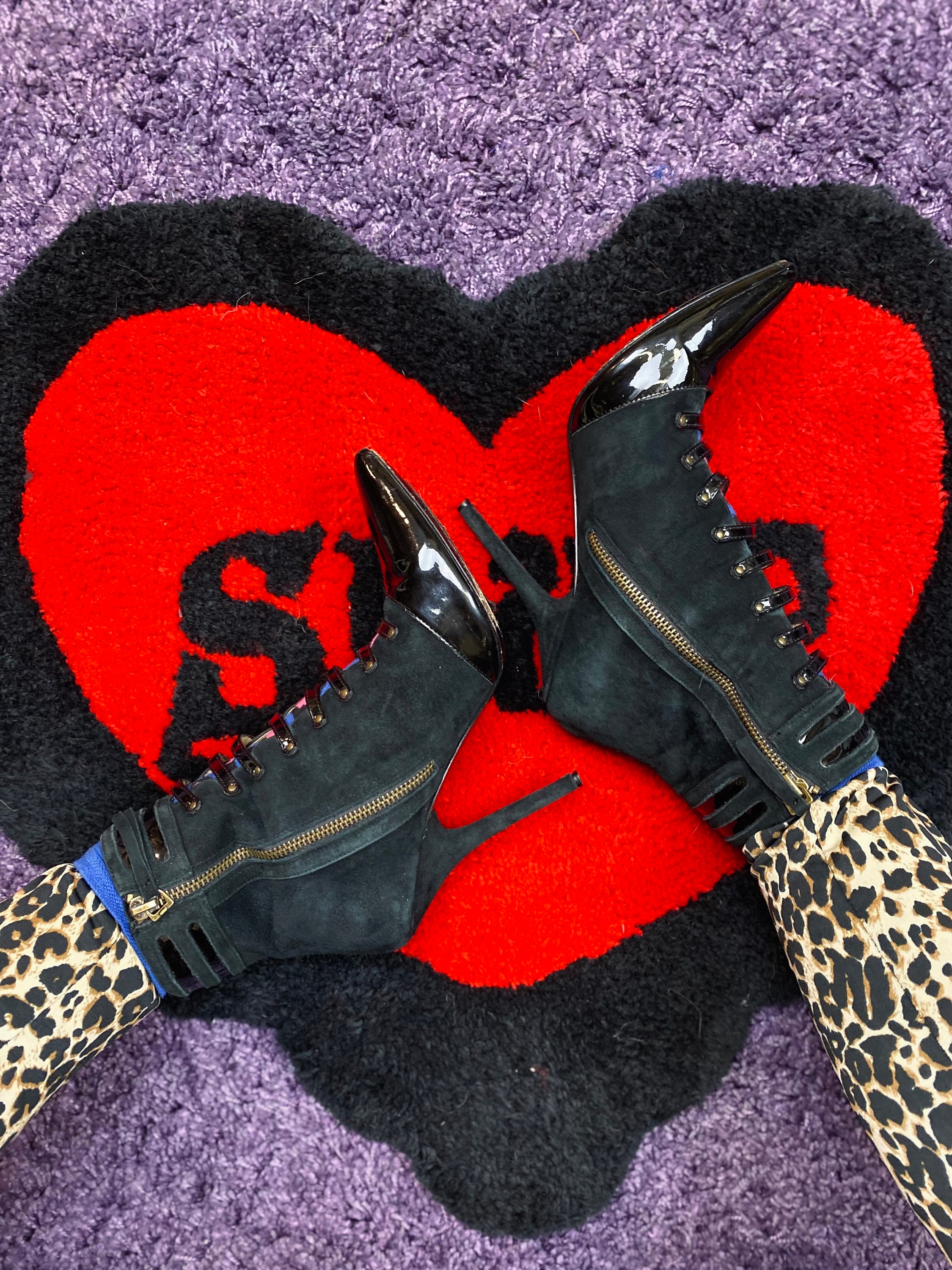 VIP価格★Vivienne Westwood★Scottie ファーブーツ 送関込み ☆SALE☆Vivienne Westwood ALEX グラフィティ ブーツ (Vivienne