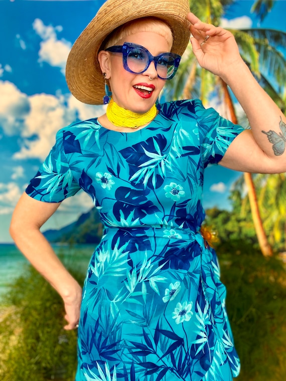 Vintage Hawaiian Dress - image 1