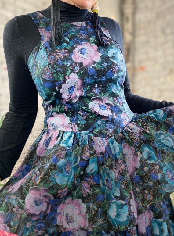 Vintage Floral Ruffle Dress - image 4