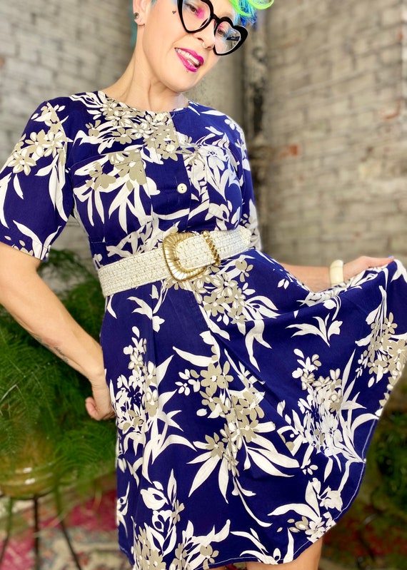 Navy Blue Flower Gem