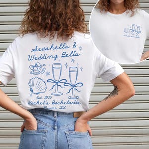 Camisa de despedida de soltera personalizada, camisa de despedida de soltera con conchas marinas y campanas de boda, camisa de novia personalizada, camisa de obsequios de despedida de soltera