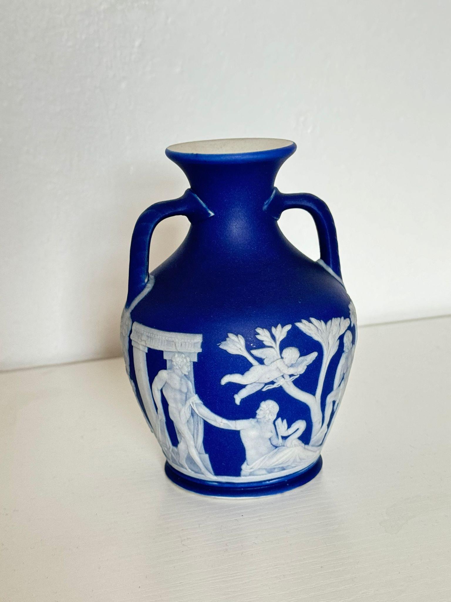 Wedgwood blue vase - Etsy 日本