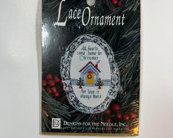 Vintage 1995 Designs for the Needle Hearts Come Home Spitzenornament-Set 1224