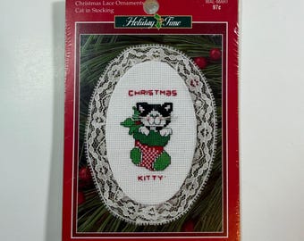 Vintage 1999 Holiday Time Katze im Strumpf Weihnachtsspitzen-Kreuzstichset 351279