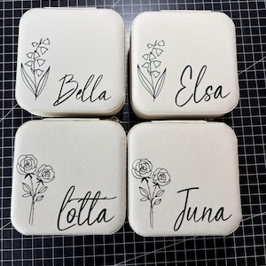 Personalisierbare Schmuckschatulle – Schmuckkästchen mit Namen / Wunschtext & Monatsblume zur Kommunion oder Muttertag als Geschenk für sie