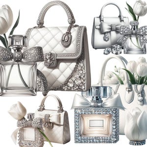 Puede incluir: Ilustración de varios bolsos blancos y frascos de perfume, todos adornados con brillantes. Los bolsos presentan patrones acolchados y detalles de lazo, mientras que los frascos de perfume están acentuados con lazos de cristal. También hay tulipanes blancos.