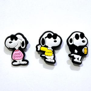 Snoopy Crocs Jibbitz Charms Pins Badges, Kids Shoe Decoration, Gift for Snoopy Fans, Cute Dog Lover Clog Decoration, Cartoon Crocs Accessory