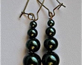 Green Glass Pearl Earrings