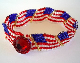 Wavy American Flag Beaded Bracelet, Red White Blue Peyote Stitch Jewelry
