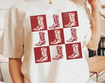 Vintage Western Shirt Womens Comfort Colors® Cowgirl Shirt Cowboy Boots Shirt Vintage Rodeo Shirt Trendy Cowgirl Era Oversized Country Tee