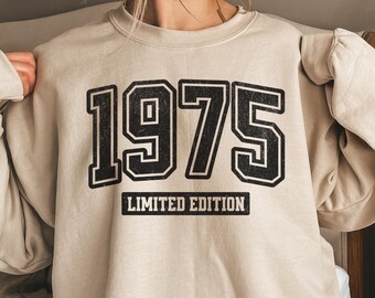 Sudadera con año de nacimiento, camiseta de 1975, regalo de 50 cumpleaños para ella, suéter de cumpleaños de edición limitada, sudadera universitaria vintage del año de nacimiento de 1975