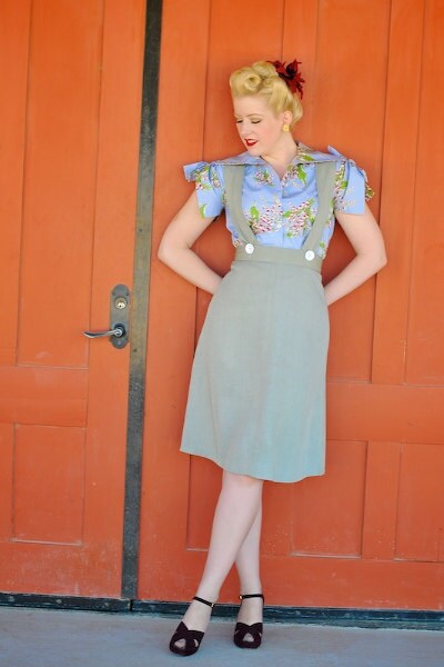 Sale 1940s skirt sizes Small SWING in Style A line pinafore straps vi…