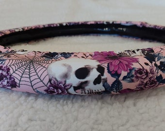 Fully Lined All-Weather * Webs of Delight with Skulls & Roses Steering Wheel Cover * HALLOWEEN Bouquet Flower Spider Web Webs