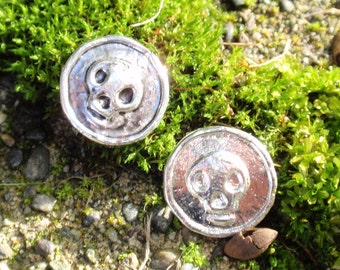 Five Pewter Skull Buttons