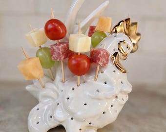 Vintage Weiß / Gold Hors d'oeuvres Zahnstocher Halter Hahn Huhn Figur