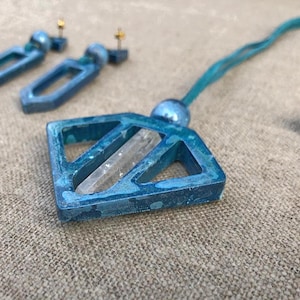 Smyckesset med 3D-printade mönster för specifik klar kvartskristall och matchande örhängen